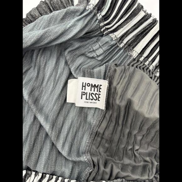 ISSEY MIYAKE HOMME PLISSE Pleated Black/White Trousers - Picture 5 of 8